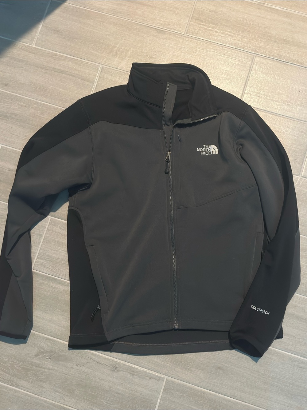 The North Face Men's Black Lightweight Softshell TKA Jacket